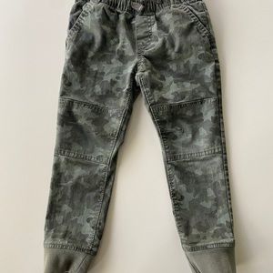 Cat & Jack Green Camo-Print Toddler Joggers